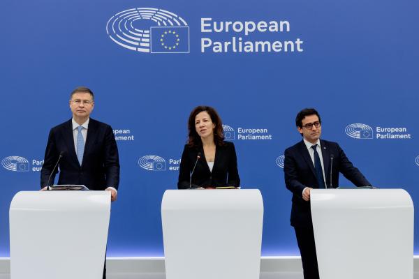 Read-out of the weekly meeting of the von der Leyen Commission by Stéphane Séjourné and Roxana Mînzatu, Executive Vice-Presidents of the European Commission, and Valdis Dombrovskis, European Commissioner, on the European Semester